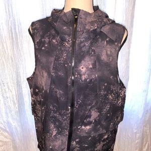 NWT Nanette Lepore vest with hood. Medium